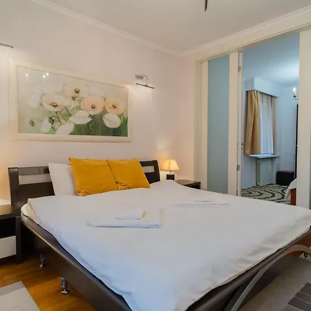 דירה Classic Next To Victoriei Avenue *