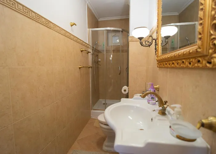 Classic Next To Victoriei Avenue بوخارست