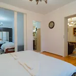 Classic Next To Victoriei Avenue * بوخارست