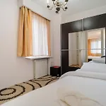 Classic Next To Victoriei Avenue شقة بوخارست