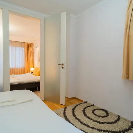 Classic Next To Victoriei Avenue Appartamento Bucarest