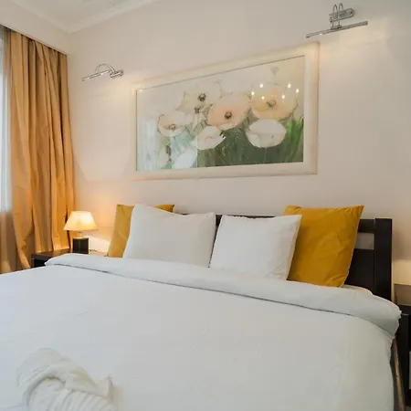 Classic Next To Victoriei Avenue * Bukareszt